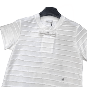 Robe élégante pour femmes à col rond en tricot avec texture rayée et accent nœud, manches courtes, coupe droite, mini-robe décontractée - Product Image 4