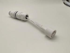 Cavo Splitter Impermeabile a Y 2 in 1 con 4 Pin, 300mm per Strisce LED RGB da Esterno Govee, Retrofitting Fai-da-Te - Product Image 6