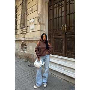 Sudadera con capucha marrón de alta calidad para mujer, con cremallera, estilo streetwear, bordado de letras de hip hop, pedrería, aberturas, abrigo de invierno - Product Image 1