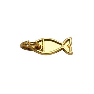 Charme de pendentif de bijoux de logo de poisson plaqué or personnalisé pour bracelet de bébé - Product Image 1