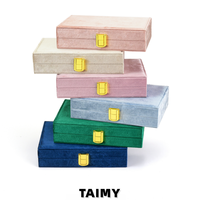 Boîte à bijoux rectangulaire en velours avec logo personnalisé et fermoir métallique, présentoir à bijoux, boîte de rangement pour bijoux féminins