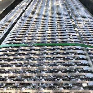 Pisadas <span class=keywords><strong>de</strong></span> escalera Gripstrut, peldaños antideslizantes <span class=keywords><strong>para</strong></span> <span class=keywords><strong>escaleras</strong></span> en plataforma <span class=keywords><strong>de</strong></span> trabajo, <span class=keywords><strong>escaleras</strong></span> <span class=keywords><strong>de</strong></span> seguridad <span class=keywords><strong>para</strong></span> exteriores, rejilla <span class=keywords><strong>de</strong></span> Metal, hoja perforada con orificio extruido - Product Image 6