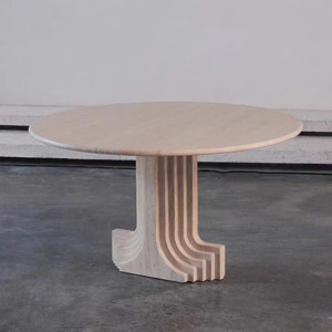 Mesa de Comedor Redonda de Travertino Beige con Pedestal, Diseño Decorativo de Piedra, Estilo Vintage Carlo Scarpa - Product Image 4