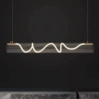 Lustre de restaurant moderne de designer italien, lumière longue et simple, ombre réglable, hauteur réglable, base E26 pour utilisation hôtelière, moyen