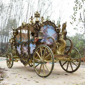 Carruaje de lujo dorado con caballos y pinturas al óleo para bodas, turismo y rodaje de películas - Product Image 3
