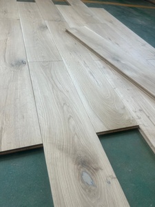 Suelo de <span class=keywords><strong>Madera</strong></span> de Roble Rústico sin Acabado, Ecológico, Grado CD, Parqué de Roble Blanco Europeo, <span class=keywords><strong>Precio</strong></span> Bajo para Dormitorio y Sala de Estar - Product Image 4