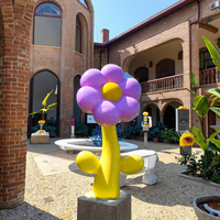 Grandes sculptures florales en fibre de verre peintes pour l'extérieur, résistantes aux intempéries, art végétal vert, décoration de jardin, œuvre d'art durable et personnalisée Love Te Shi