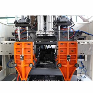 TONGDA HTS 12L Entièrement automatique 2 stations <span class=keywords><strong>10</strong></span> <span class=keywords><strong>litres</strong></span> bouteille <span class=keywords><strong>jerrycan</strong></span> moule machine de moulage par soufflage - Product Image 4