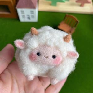 Kit de feutrage DIY avec tutoriel vidéo complet pour créer votre propre petite poupée mouton, cadeau pour couple, pendentif, marque HS - Product Image 1