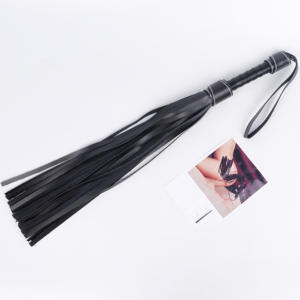 Látigo de coqueteo sexy con mango Sm Restrain Pvc Tailed Leather Whip Sex Toy para pareja Play <span class=keywords><strong>Spanking</strong></span> - Product Image 1