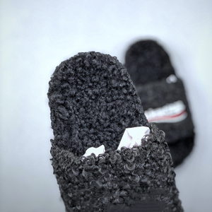 Produit Tendance 2026 – Claquettes Classiques à Plateforme pour Femme, Broderie Fourrure, Chaussures Chaudes de Créateur - Product Image 5