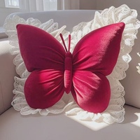 Nouvelle conception élégante d'oreiller décoratif, joli papillon en dentelle sur un coussin en velours doux lavable pour le salon