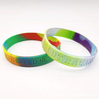 Bracelets promotionnels en silicone de couleur marbre personnalisables Bracelets en caoutchouc segmentés arc-en-ciel