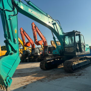 Kobelco SK2108 d'occasion, conforme aux normes Tier 3 mondiales, PLC, boîte de vitesses, moteur, pompe, 88% de durée de vie UC, zéro fuite, force de creusement 32k, 21 tonnes, 121 kW, prêt à être expédié - Product Image 1