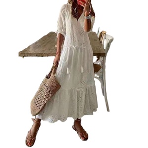 Robes décontractées à manches courtes pour femmes, longueur moyenne, col en V, imprimé, style doux, vente en gros, écologiques, naturelles, été - Product Image 1