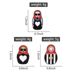 Broches en métal de style matryoshka russe, créatives et uniques, badges commémoratifs en métal, accessoires de dessin animé, vente en gros - Product Image 4