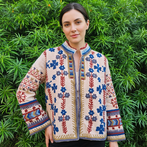 Veste élégante en laine et acrylique brodée à la main avec des motifs floraux, col mandarin, manches longues, vêtements d'extérieur pour femmes, cadeau pour elle - Product Image 1