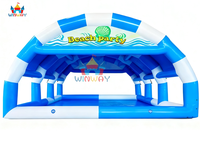 Structure de jeu gonflable rayée bleue et blanche, grand équipement d'amusement extérieur, tente d'événement avec piscine pour le plaisir estival