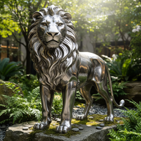 Sculpture de lion en acier inoxydable poli argenté sur mesure, fabriquée en Chine, grande statue d'animal en métal pour extérieur, statue de lion debout
