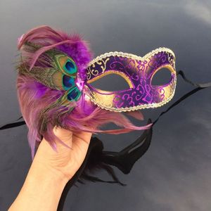 Costume drôle <span class=keywords><strong>masque</strong></span> <span class=keywords><strong>de</strong></span> Cosplay <span class=keywords><strong>masque</strong></span> vénitien <span class=keywords><strong>de</strong></span> Mardi Gras <span class=keywords><strong>masque</strong></span> <span class=keywords><strong>de</strong></span> mascarade <span class=keywords><strong>masque</strong></span> <span class=keywords><strong>de</strong></span> fête <span class=keywords><strong>de</strong></span> plumes pour décor <span class=keywords><strong>de</strong></span> noël <span class=keywords><strong>de</strong></span> fourniture <span class=keywords><strong>de</strong></span> vacances <span class=keywords><strong>de</strong></span> fête - Product Image 1