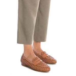 Mocassini da donna in pelle intrecciata color tan, modello Carmela, senza lacci. - Product Image 5