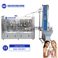 Machine combinée de rinçage, remplissage et bouchage de bouteilles, ligne complète d'embouteillage, équipement d'emballage de bouteilles pour usine de production de boissons