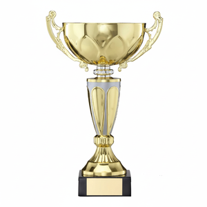 Prix d'or unique mettant en vedette trois arcs métalliques stylisés qui convergent sur un bloc de cristal clair, au prix de gros. - Product Image 1