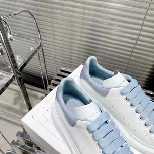 รองเท้าโลฟเฟอร์ลำลองหนังคุณภาพสูงสำหรับผู้หญิง รุ่นหรูหรา ปี 2025 สีขาว เพิ่มความสูง เหมาะสำหรับฤดูร้อน - Product Image 3