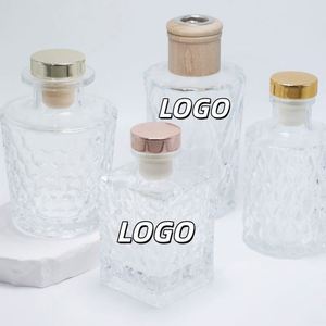 Bouteille diffuseur à roseaux en verre transparent carré, 40ml, 90ml, 190ml, avec opercule facile à ouvrir, gravure personnalisée, pour huiles essentielles, en gros, avec emballage carton - Product Image 1