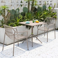 Ensemble table et chaises de terrasse en aluminium pour café-restaurant moderne, avec finition résistante aux UV, pour salon et villa
