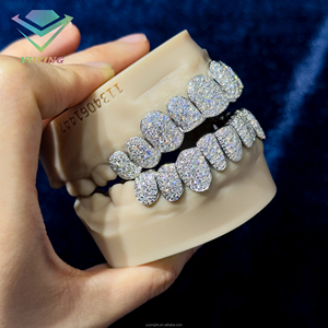 Diseño personalizado de diamantes de moissanita VVS, chapado en oro de 18k, con incrustaciones de diamantes, material de plata 925, grillz para dientes. - Product Image 3