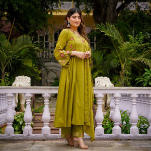 Conjunto de Kurta y Pantalón de Seda Chanderi con Bordado Tradicional para Mujer, de Secado Rápido, Estilo Casual Indio-Pakistaní para Bodas y Fiestas, Corte Regular - Product Image 1
