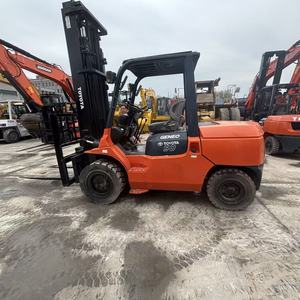 Chariot élévateur Toyota 50 d'origine japonaise avec une hauteur de levage de 5 m, haute qualité et prix bas, Toyota 30 50 70 100 120 160 250 - Product Image 1