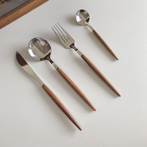 Juego de cubiertos de acero inoxidable vintage con mango de madera estilo portugués para restaurante, cuchillo y tenedor para carne - Product Image 5