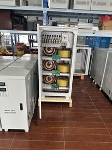 Regulador de voltaje trifásico de alta precisión 15KVA/20KVA/Estabilizador <span class=keywords><strong>Servo</strong></span> Motor Control <span class=keywords><strong>AVR</strong></span> - Product Image 2