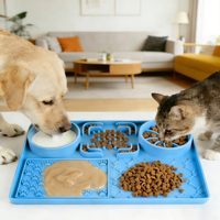 Tapis de léchage en silicone pour animaux de compagnie avec ventouse, distributeur lent de friandises pour l'entraînement et l'alimentation des chiens