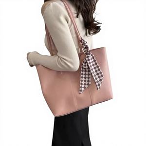 Sac à main THK Fashion en PU pour femme, couleur unie, motif losanges, carré, de luxe, avec chaînes, bandoulière simple, fermeture éclair - Product Image 1