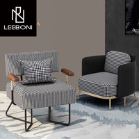 Chaise longue de luxe en velours moderne Chaise de salon moderne avec accoudoirs