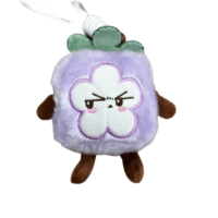 Op maat gemaakte paarse pluche sleutelhanger OEM/ODM pluche speelgoed anime sleutelhanger voor zachte hanger op maat gemaakte pluche sleutelhanger fruit sleutelhanger