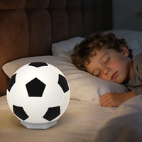 Lámpara Nocturna Cuadrada de la Copa Mundial de Fútbol 2026 con Control Remoto por Aplicación, Silicona de Grado Alimenticio, Enchufable, Forma de Conejo/Luna