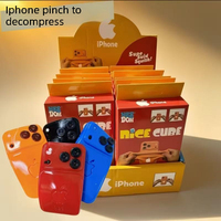 Jouet souple en forme de téléphone avec anneau de caméra rond et triple anneau d'objectif, finition lisse et solide, sensation anti-stress