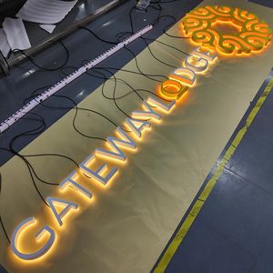 Letrero LED Personalizado con Carcasa Blanca y Retroiluminación Ámbar Cálida, con Logotipo Decorativo para el Identificación de Tiendas y Locales - Product Image 1