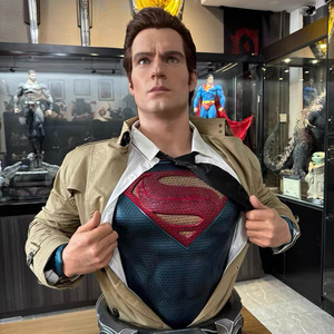 Escultura de Resina de Venta Caliente de Fábrica, Figura de <span class=keywords><strong>Marvel</strong></span> de Alta Calidad Personalizada de Películas de <span class=keywords><strong>Marvel</strong></span> y <span class=keywords><strong>DC</strong></span>, Busto de Superman - Product Image 2