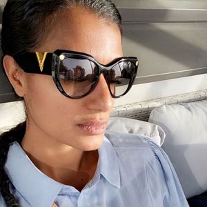Mode Vintage femme V forme Design plastique <span class=keywords><strong>nuances</strong></span> surdimensionné dégradé lunettes <span class=keywords><strong>de</strong></span> soleil femmes noir grand cadre lunettes <span class=keywords><strong>de</strong></span> soleil yeux <span class=keywords><strong>de</strong></span> chat - Product Image 2
