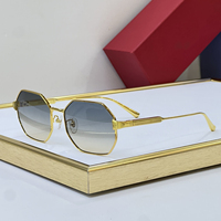 Lunettes de soleil de luxe de haute qualité avec monture carrée en titane, verres dégradés UV400, protection pour les voyages en plein air et les vacances