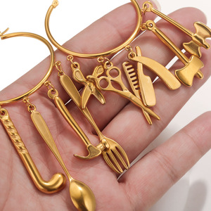 Pendentif breloque outil en acier inoxydable plaqué or PVD 18K - Marteau, hache, couteau, ciseaux pour la fabrication de bijoux DIY |   Imperméable et hypoallergénique - Product Image 4