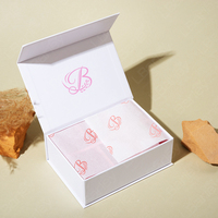 Boîte d'emballage de chocolat pliante en forme de livre de luxe imprimée OEM personnalisée en vrac boîte à biscuits magnétique en papier rigide boîte à dessert en chocolat