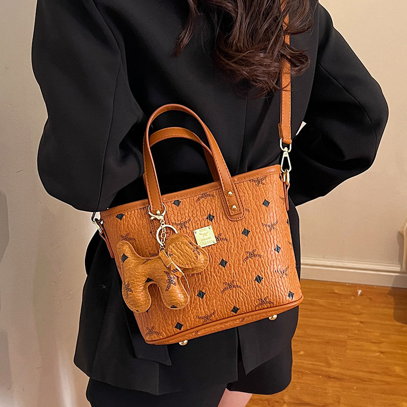 โกลเด้น