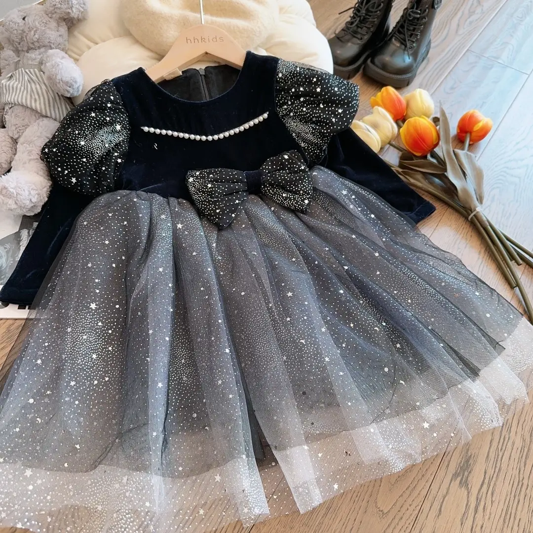 فستان الأميرات الكلاسيكي الجديد للفتيات الصغيرات من عمر 2-7 سنوات فساتين شتوية مخملية للأطفال مزينة بقصاصات القماش الشبكي تنورة سوداء للفتيات