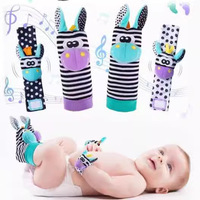 Nouveau Bébé Dessin Animé Animal Poignet Cloche Hochet Chaussettes Ensemble Enfants Jouet Musical Chaussettes Gonflables En Plastique avec Certification CE EN CPC